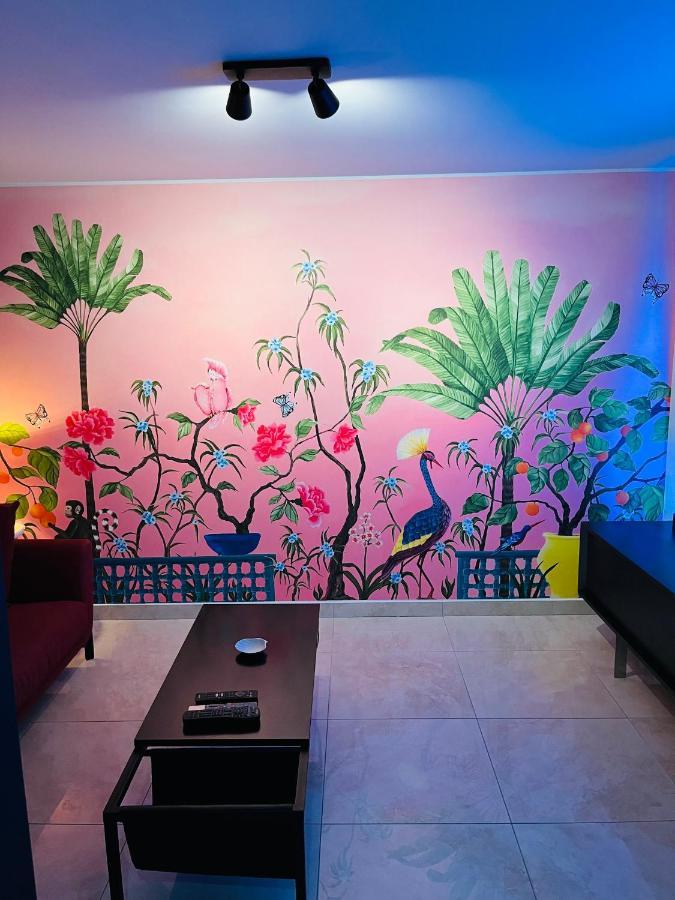 דירות ריימס Pink Tropical Champagne מראה חיצוני תמונה